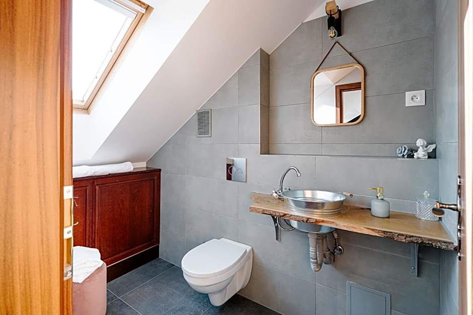 Petra Inn Apartments in historical palace Bratislava