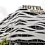 Sri Langit Hotel KLIA, KLIA 2 & F1 PROVIDE SHUTTLE SERVICE