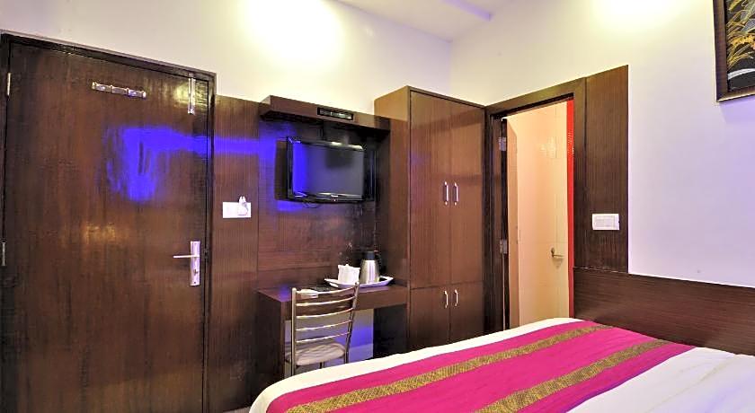 Hotel Nirmal Mahal by Check In Room