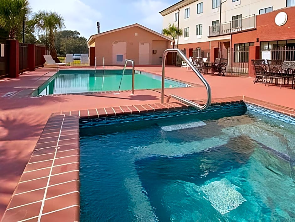 Holiday Inn Express Hotel & Suites Panama City-Tyndall By IHG