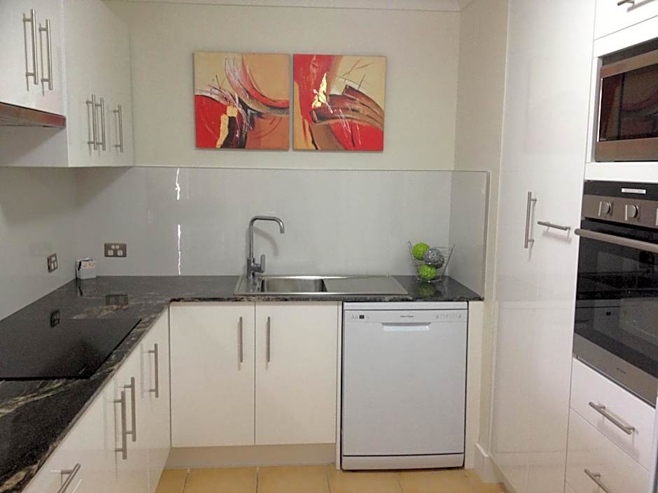 Pelican Cove Waterfront Apartment