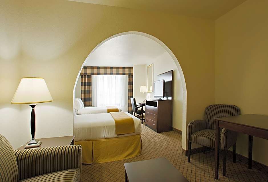 Photo 1 of 4 of 1 King Bed Suite