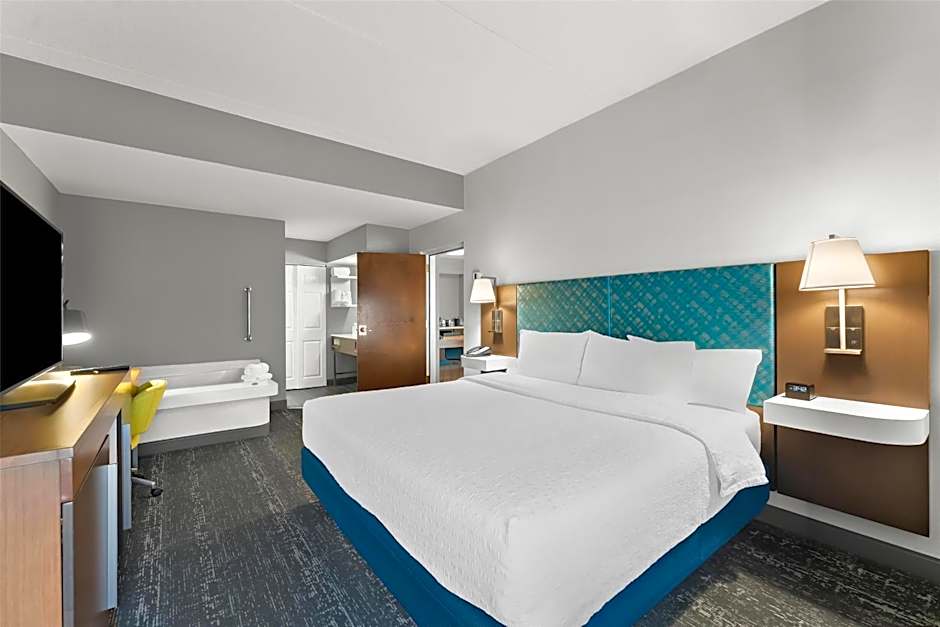Hampton Inn By Hilton & Suites Newtown