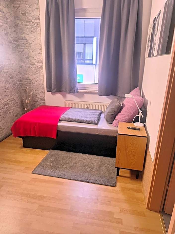 Foto 1 de 6 de Small Single Room