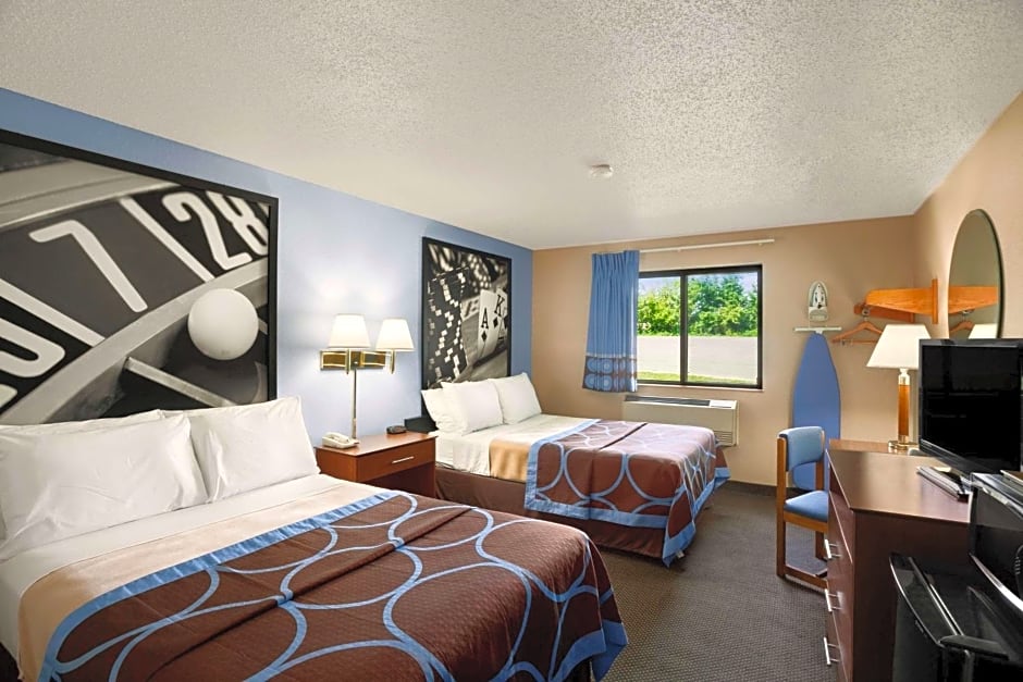 Super 8 by Wyndham Oneida Verona