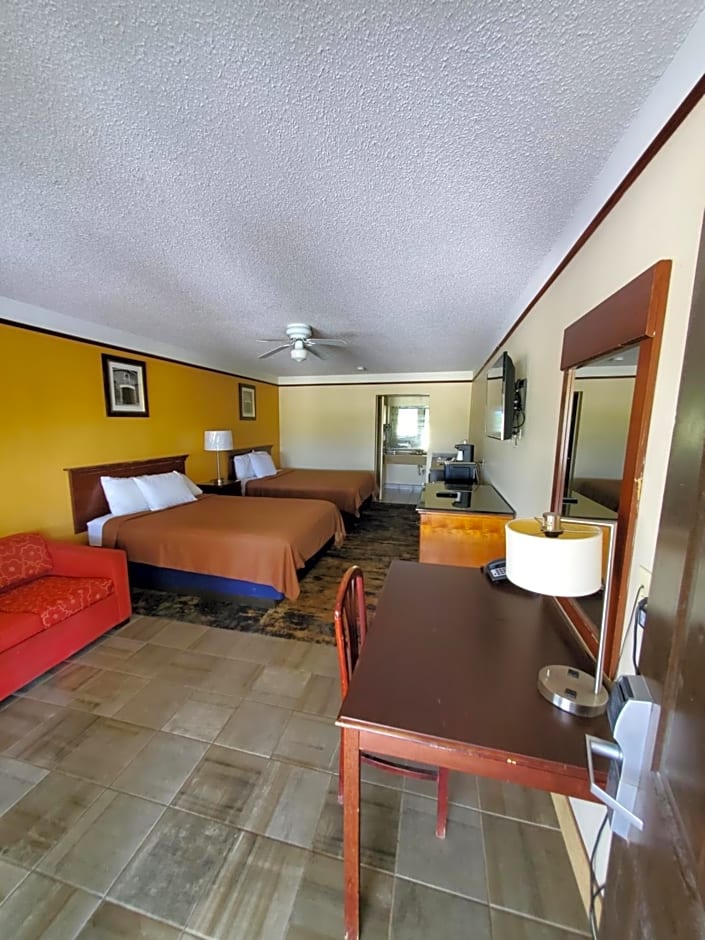 Deluxe Inn and Suites