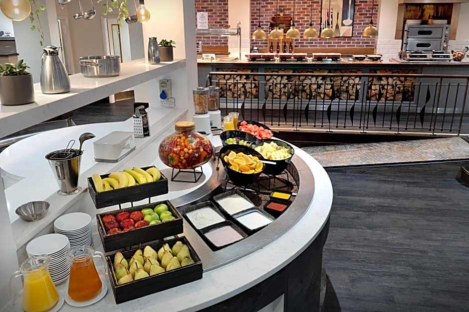 Delta Hotels by Marriott Heathrow Windsor