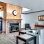 Country Inn & Suites by Radisson, Grand Rapids Airport, MI