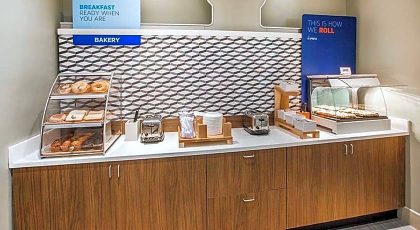 Holiday Inn Express Hotel & Suites Saginaw By IHG