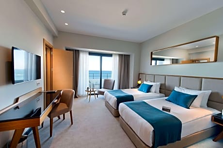 2 Twin Beds Deluxe Room City View Non-Smoking