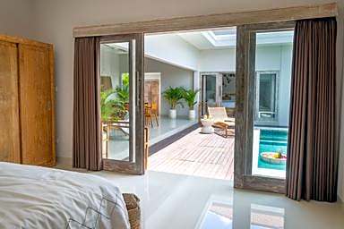 Amazing 3 Bedroom Canggu Villa with Pool and Rooftop Rice Field View