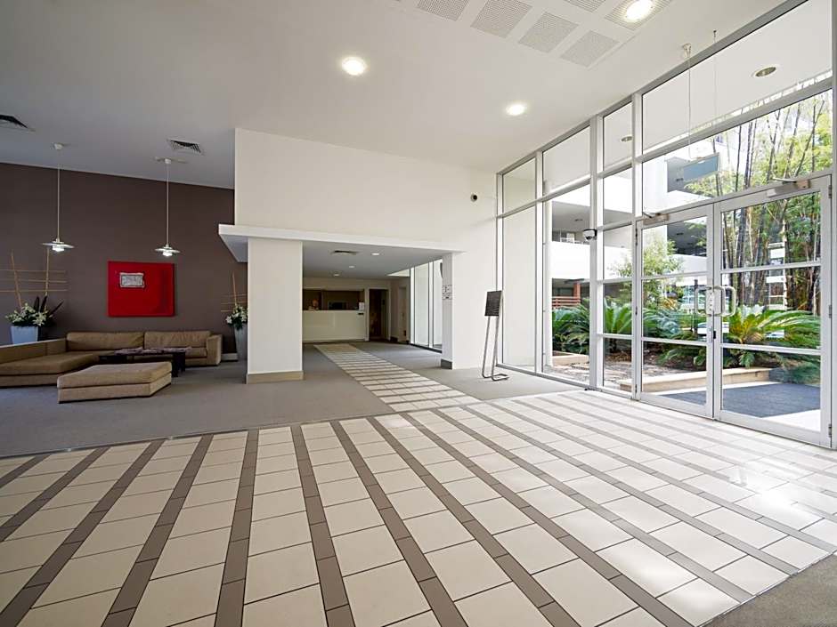 Oaks Brisbane Mews Suites