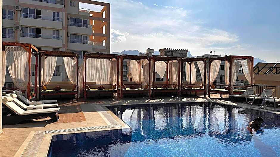 Olivia Palm Hotel