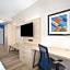 Holiday Inn Express & Suites Phoenix - Glendale Sports Dist By IHG