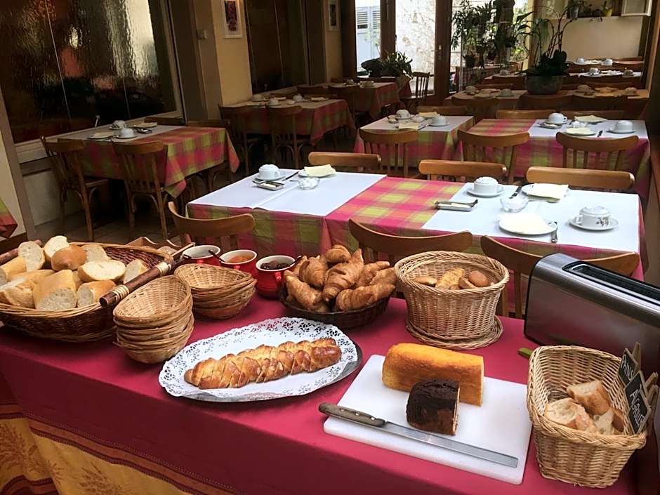 Logis Hôtel - Restaurant Aux Bruyères