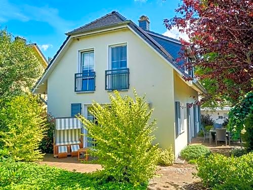 Ferienhaus Klünderberg in Binz - F670 mit Kamin, Terrasse, Strandkorb