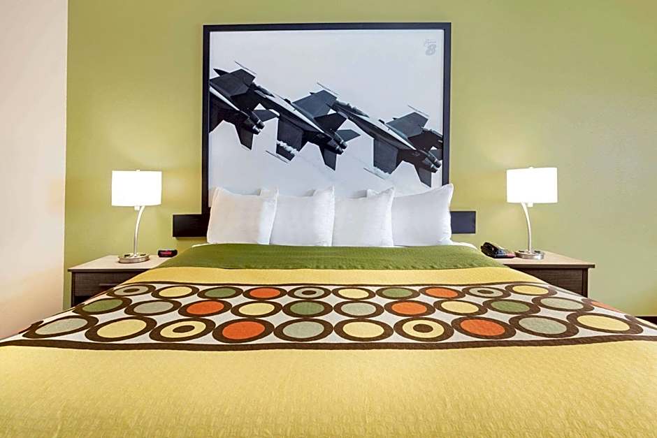 Super 8 by Wyndham Kokomo