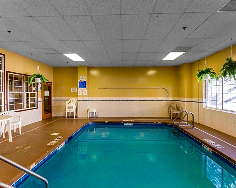 AmericInn by Wyndham Cedar Rapids North