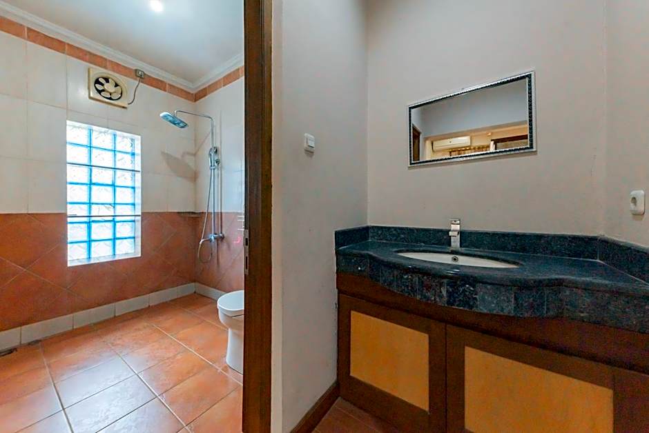 Urbanview Hotel Villa Surya Bandung