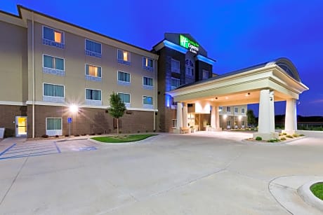 Holiday Inn Express Hotel & Suites Salina By IHG