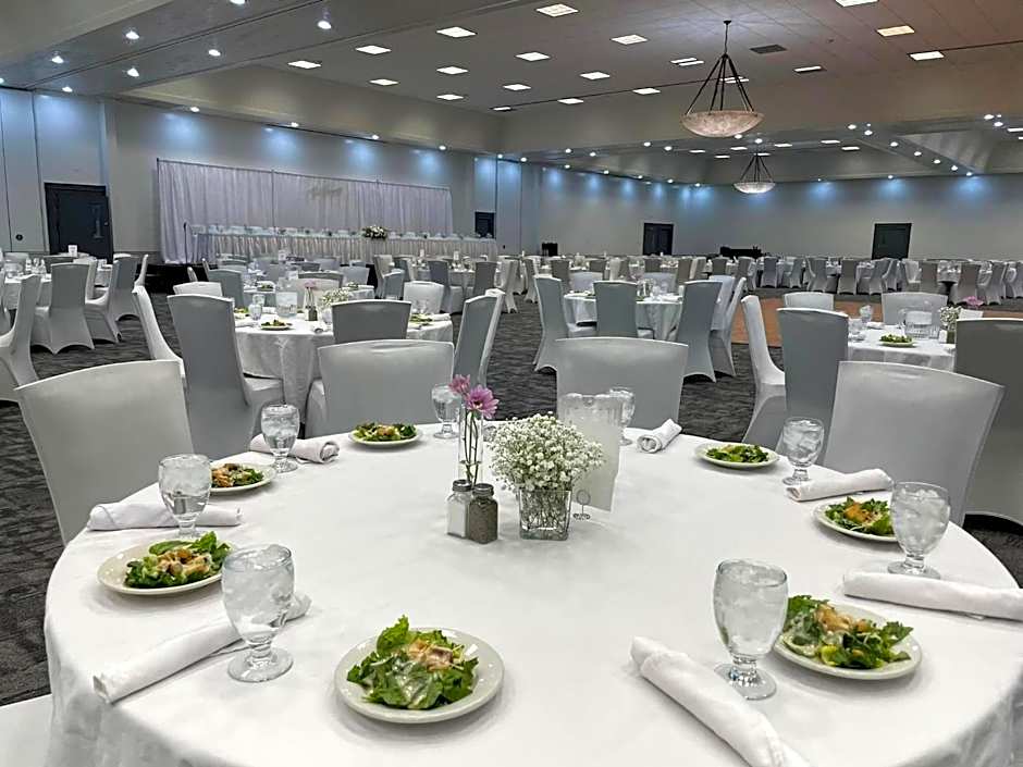 Bismarck Hotel and Conference Center