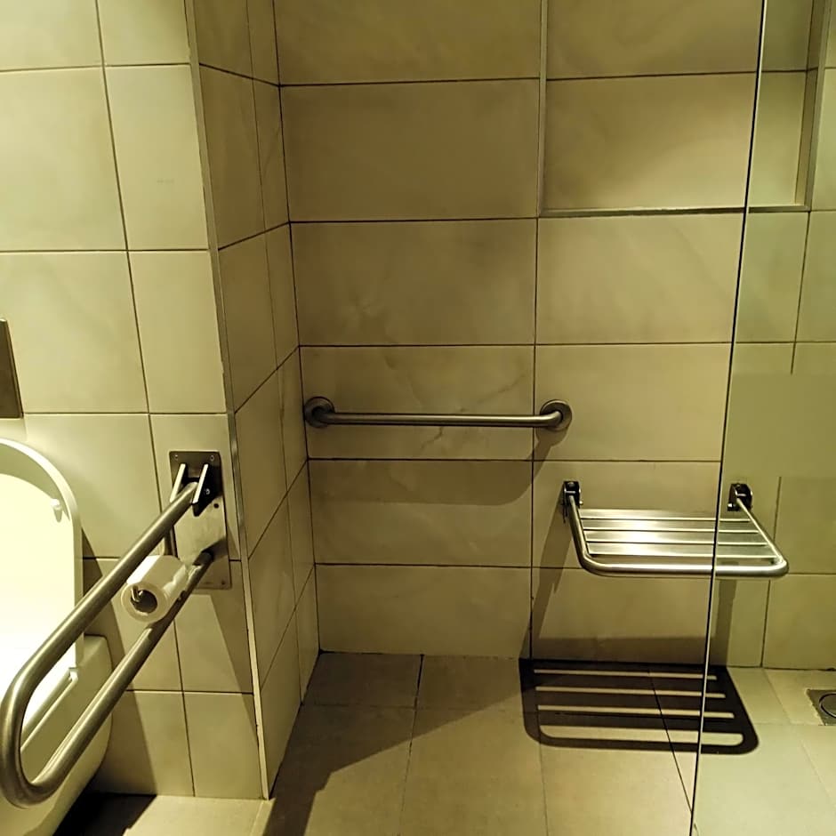 Crowne Plaza Nairobi Airport by IHG