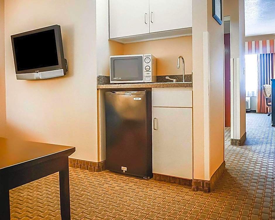 Quality Inn & Suites