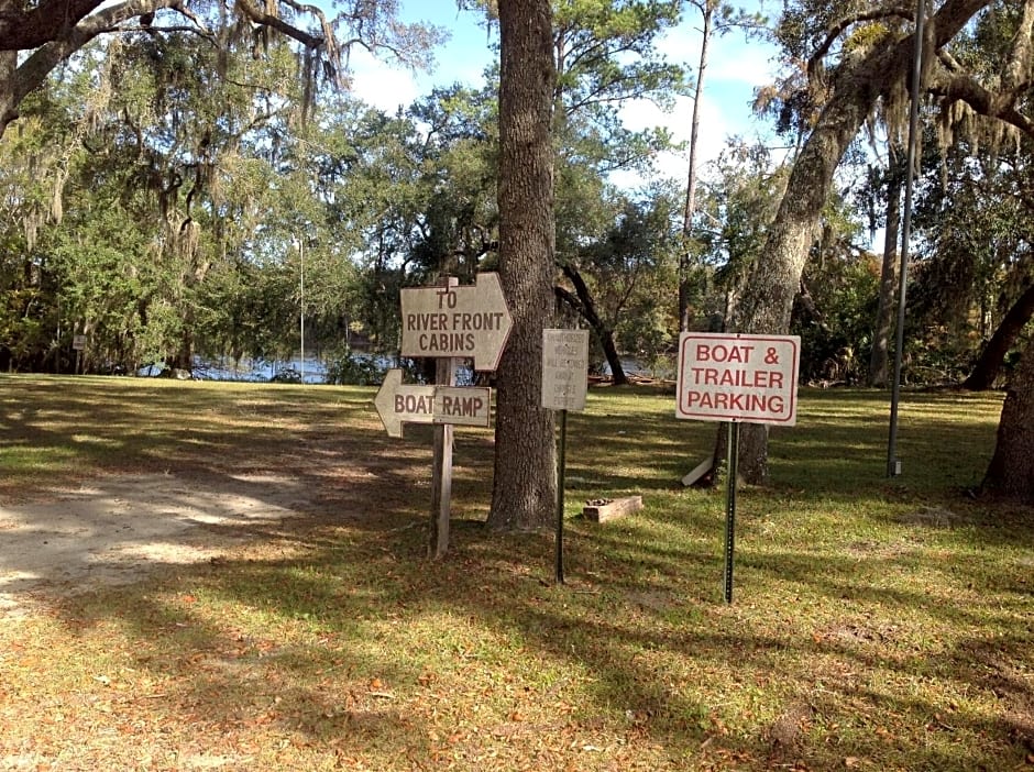 The Suwannee Gables Motel & Marina