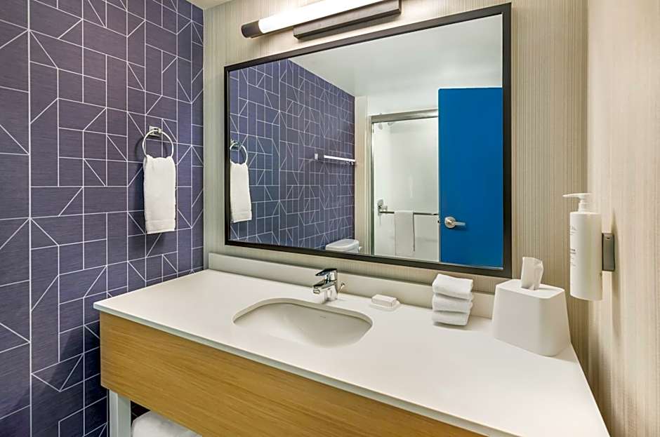 Spark by Hilton Seattle Airport