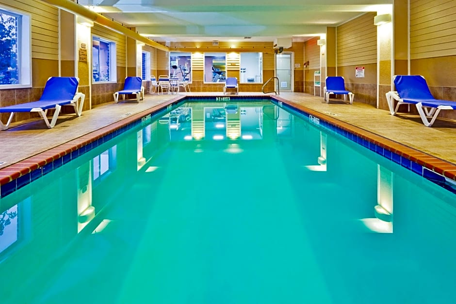 Holiday Inn Express Hotel & Suites-Magee By IHG