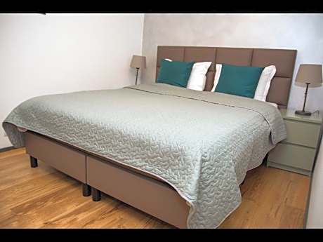 Apartment with Garden View