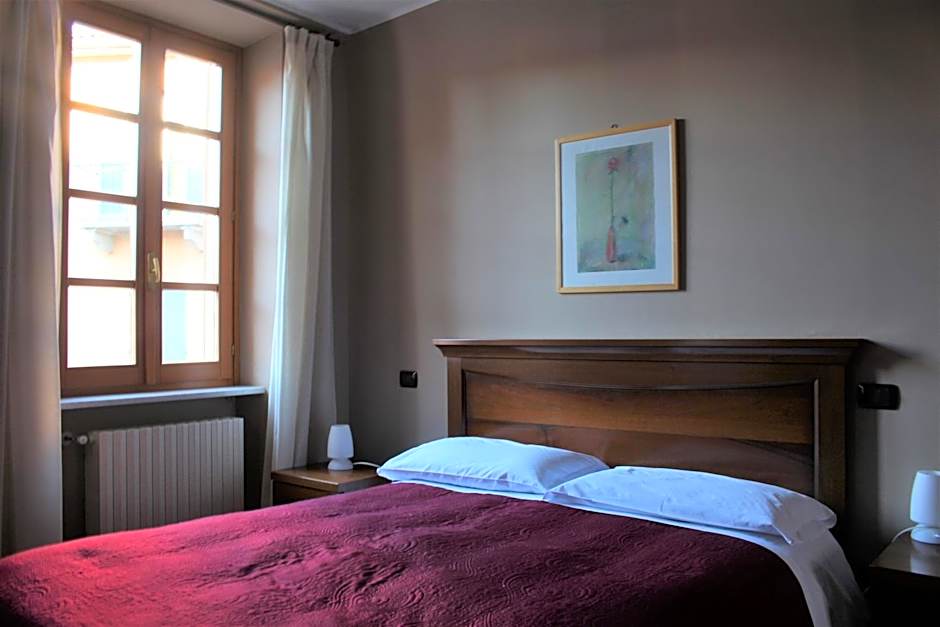 Photo 1 of 4 of Triple Room