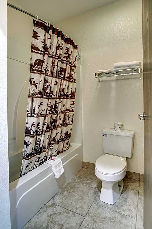 Booneslick Lodge - Neosho