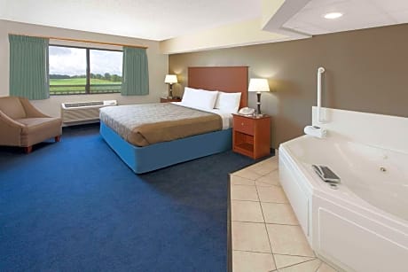 1 King Bed One-Bedroom Deluxe Suite Non-Smoking