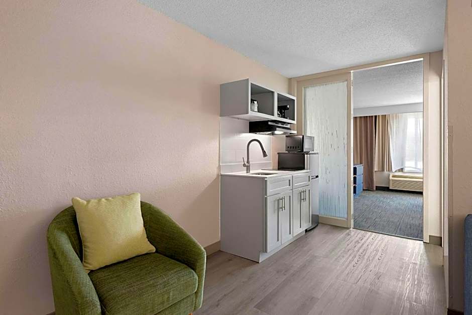 Country Inn & Suites by Radisson, Coon Rapids, MN