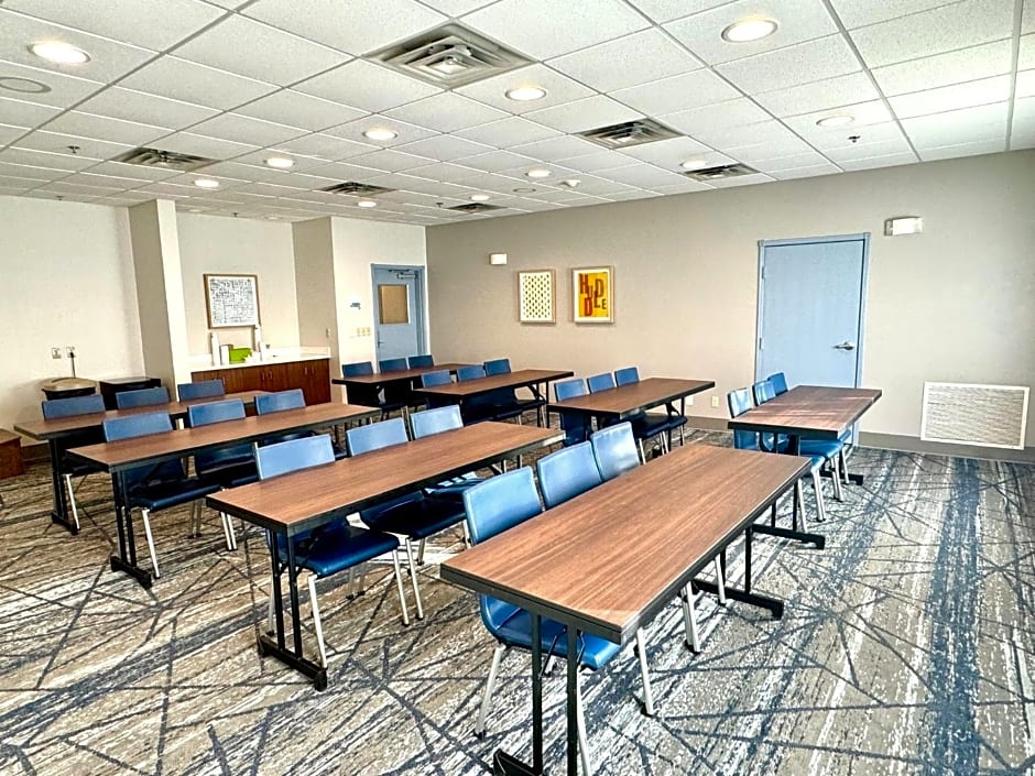 Holiday Inn Express Hotel & Suites Dewitt - Syracuse By IHG