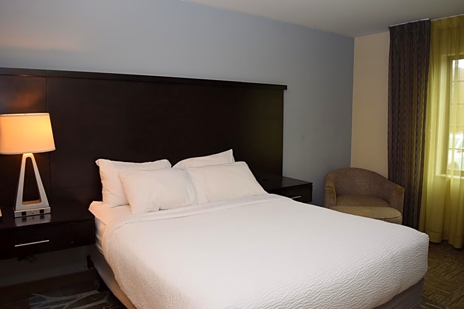 Staybridge Suites Syracuse Liverpool By IHG