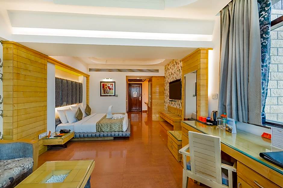 Hotel Saffron Leaf