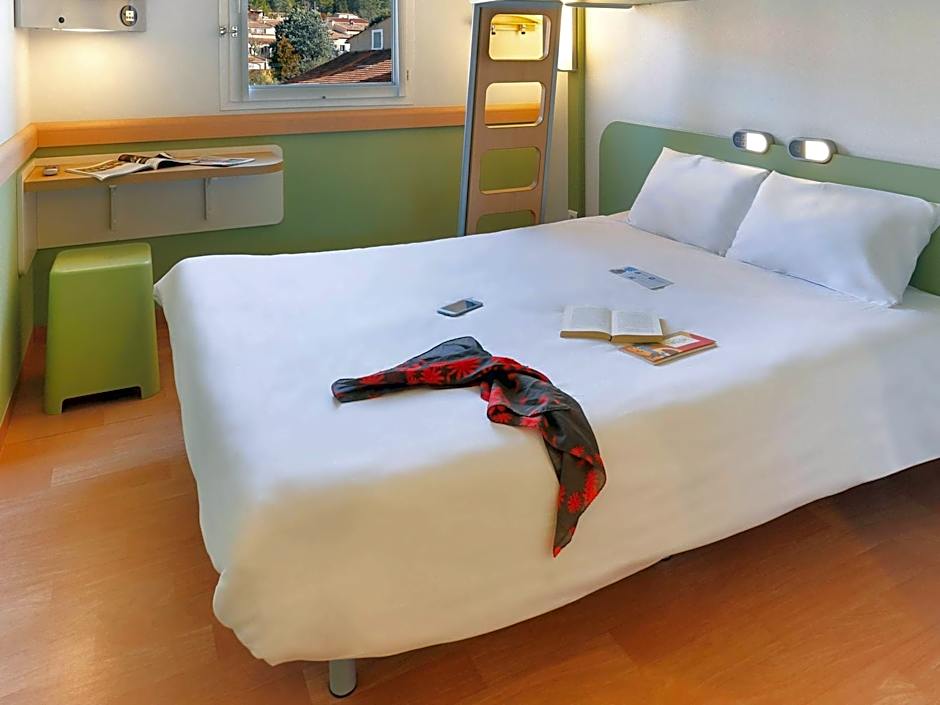 First Inn Hotel