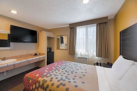 Queen Room - Non-Smoking