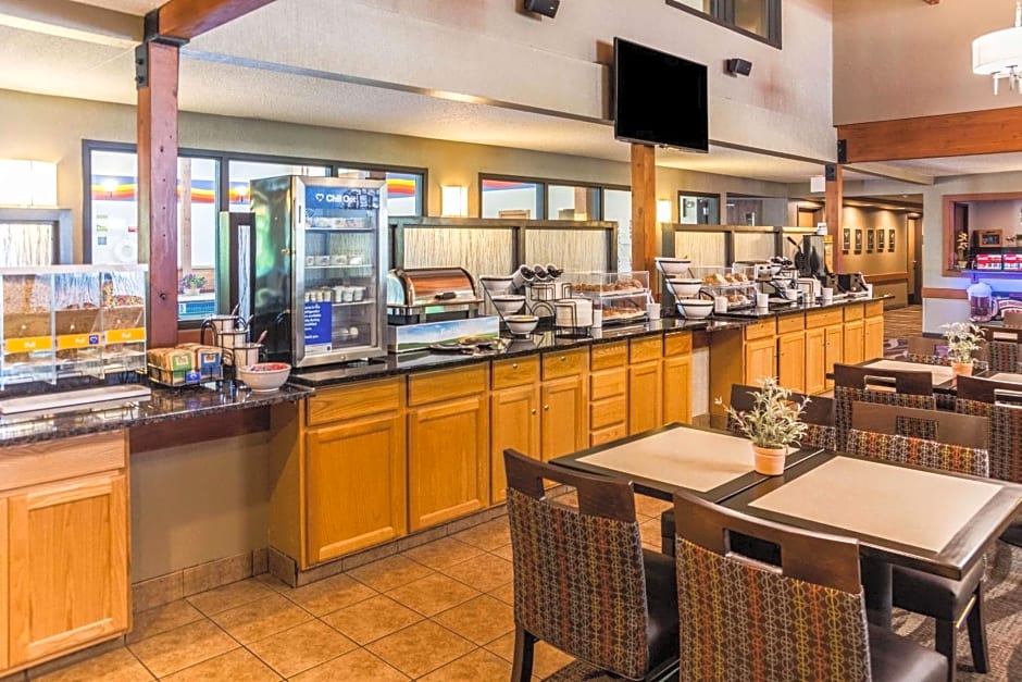 Comfort Inn West