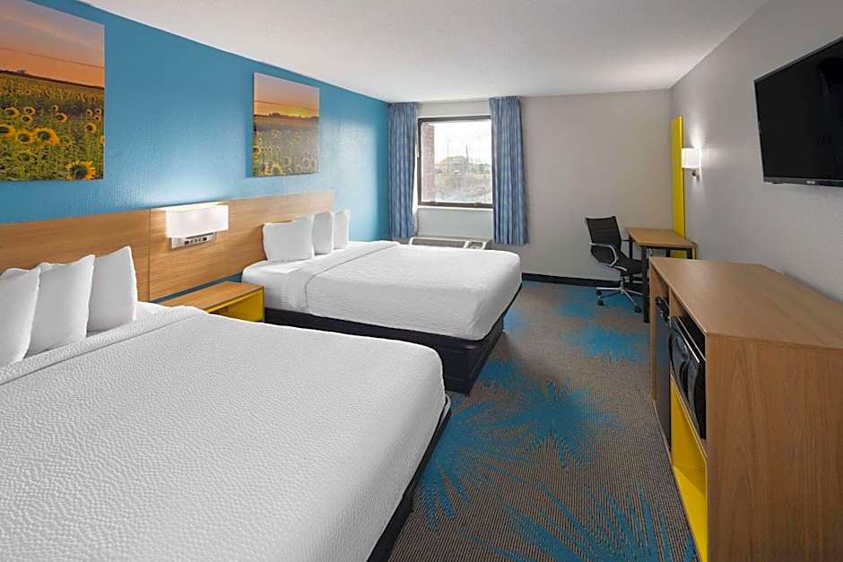 Days Inn & Suites by Wyndham Northwest Indianapolis