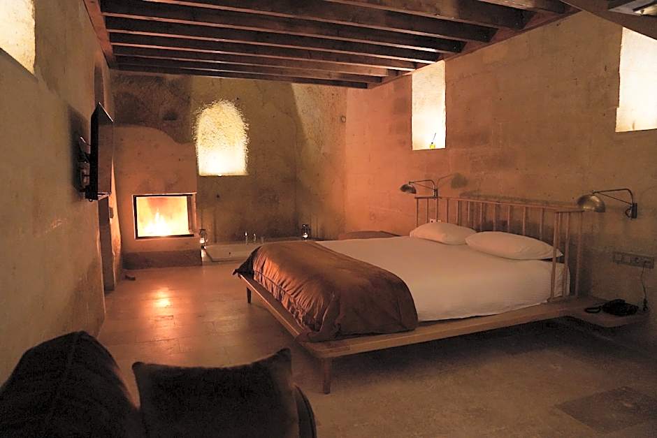 EVANTHIA CAVE SUITES