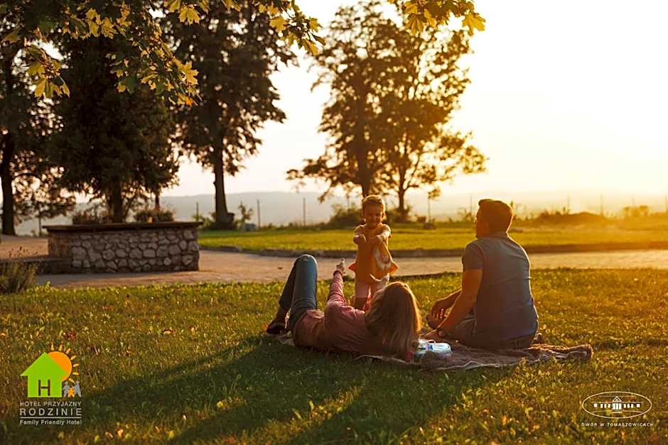 Dwór w Tomaszowicach