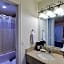 Romantic Inn & Suites