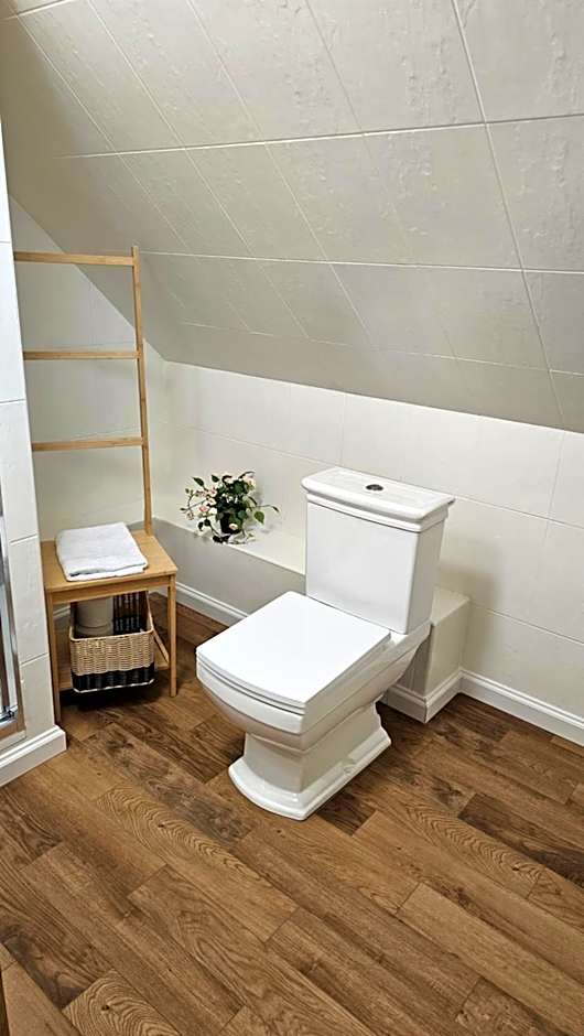 Pałac Ostoja - pokoje gościnne