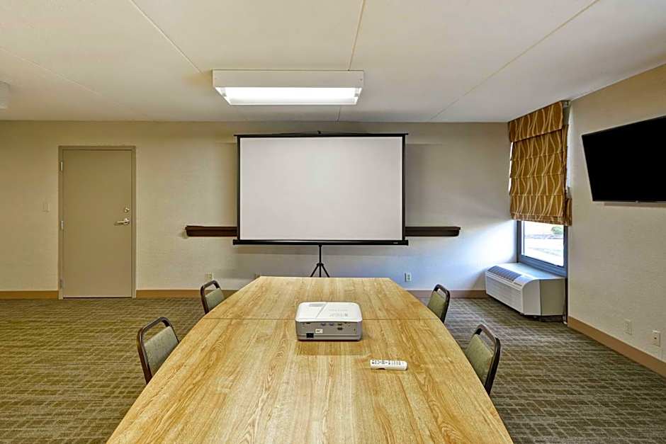 Hampton Inn By Hilton Detroit/Madison Heights/South Troy