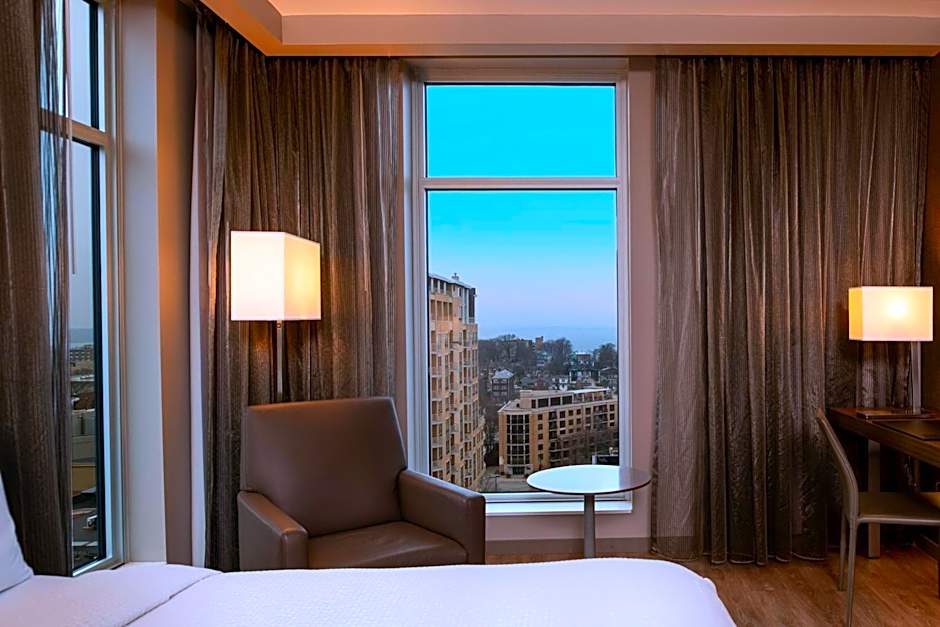 AC Hotel by Marriott Madison Downtown