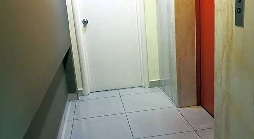 Hotel Traveller