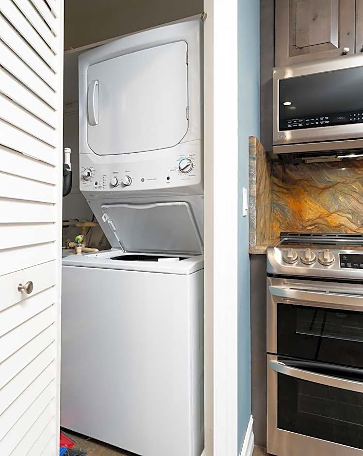 Harbour House at the Inn 212